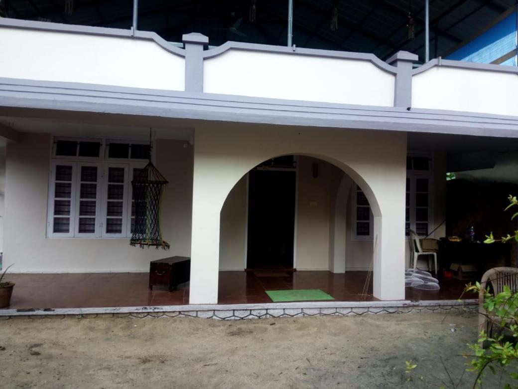 Elara Beach View Homestay Alappuzha Luaran gambar